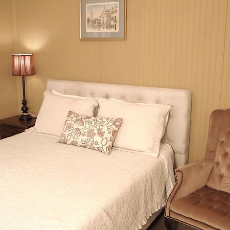 Quaint Historic Downtown Apartment セント・オーガスティン エクステリア 写真